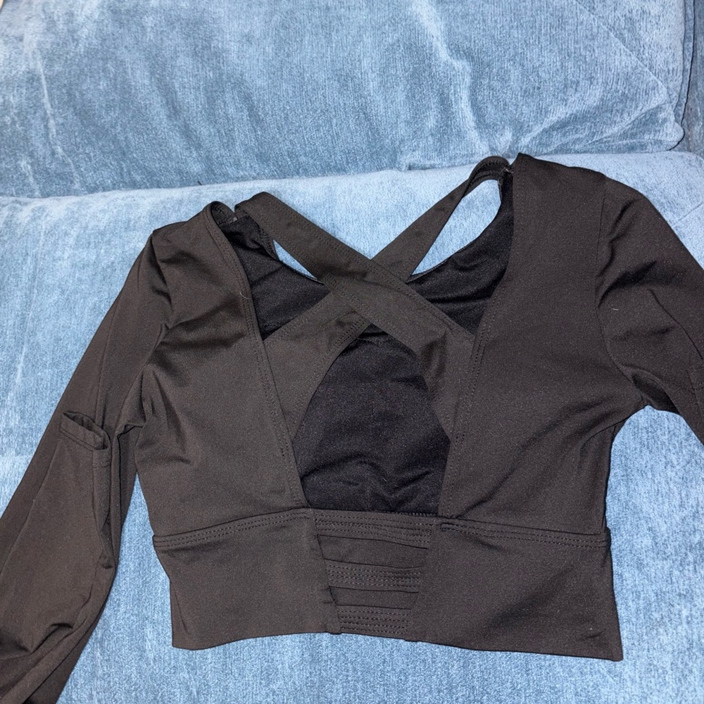 Black Long Sleeve Crop Top